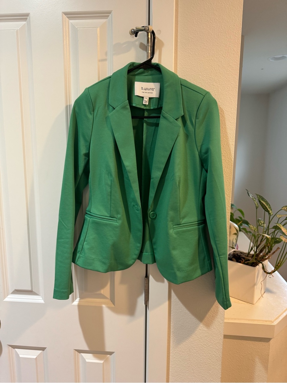 Green Single-Button Tailored Blazer